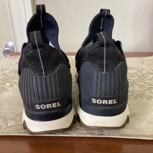 Sorel Kinetic Sneak Womens Size 8 Black Hook & Loop Athletic Shoes NL3374-010 Pl - Picture 4 of 10